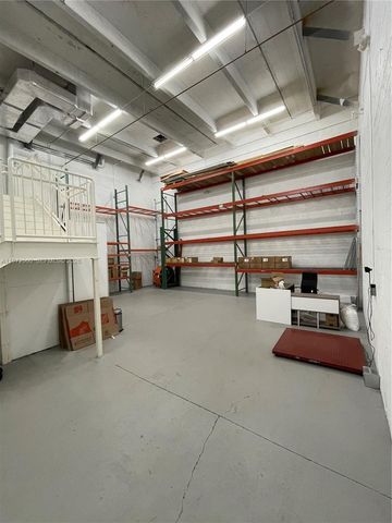 5930 NW 99th Ave 5, Doral, FL 33178