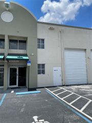 5930 NW 99th Ave 5, Doral, FL 33178