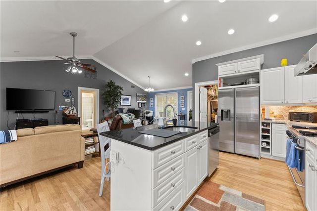 8450 Emerald Pointe Lane, Gainesville, GA 30506