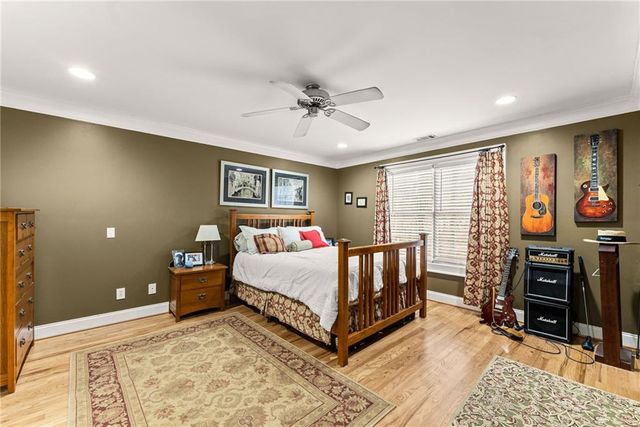 8450 Emerald Pointe Lane, Gainesville, GA 30506