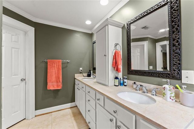 8450 Emerald Pointe Lane, Gainesville, GA 30506