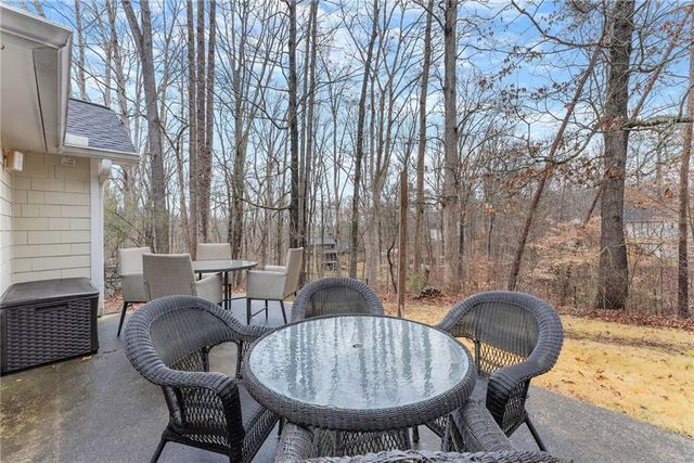 8450 Emerald Pointe Lane, Gainesville, GA 30506