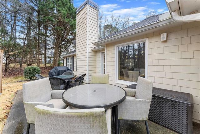 8450 Emerald Pointe Lane, Gainesville, GA 30506