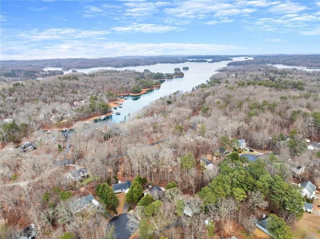 8450 Emerald Pointe Lane, Gainesville, GA 30506