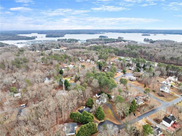 8450 Emerald Pointe Lane, Gainesville, GA 30506