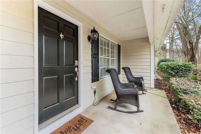 8450 Emerald Pointe Lane, Gainesville, GA 30506