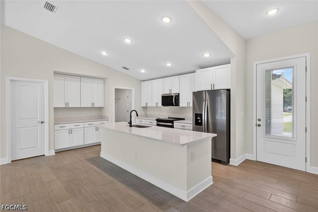 2323 SW 5th PL, Cape Coral, FL 33991