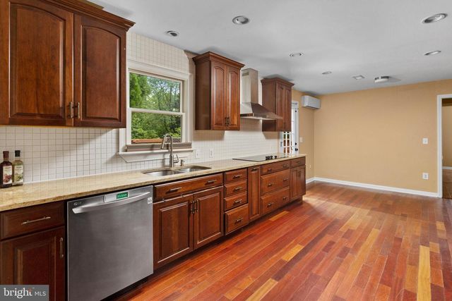 469 FLOCK RD, Hamilton, NJ 08619