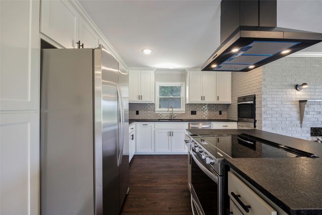 2323 Sutter Street, Dallas, TX 75216