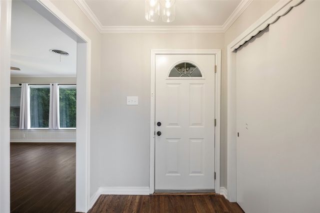 2323 Sutter Street, Dallas, TX 75216