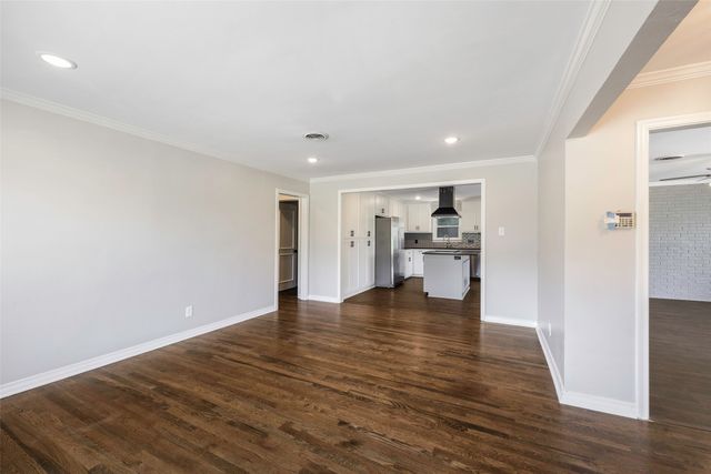 2323 Sutter Street, Dallas, TX 75216