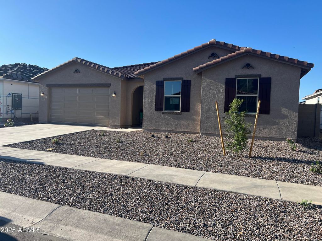 3014 W Estes Way, Phoenix, AZ 85038
