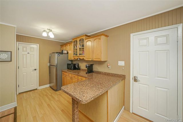 33 Peachtree Lane, Mount Sinai, NY 11766