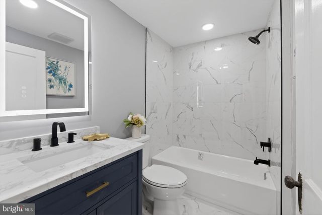 114 N KENTUCKY AVE, Martinsburg, WV 25401