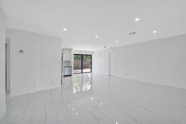 3030 ARTHUR Street, Hollywood, FL 33021