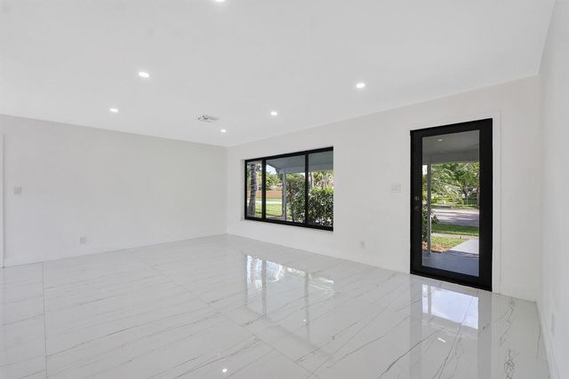 3030 ARTHUR Street, Hollywood, FL 33021