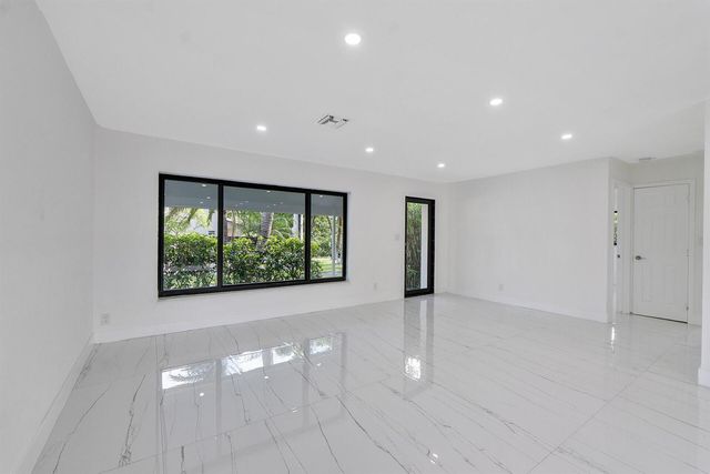 3030 ARTHUR Street, Hollywood, FL 33021