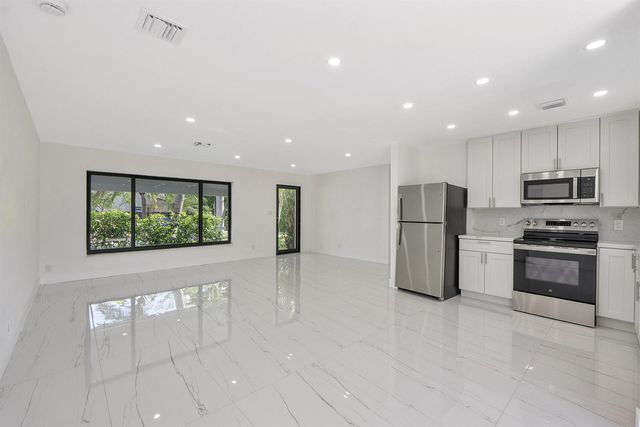3030 ARTHUR Street, Hollywood, FL 33021