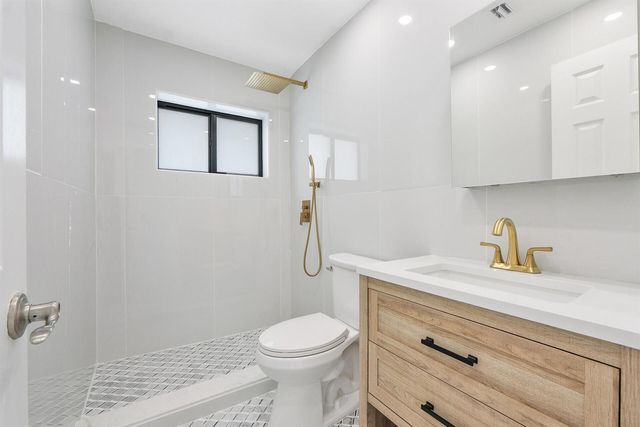 3030 ARTHUR Street, Hollywood, FL 33021