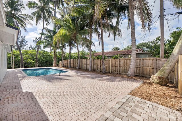 3030 ARTHUR Street, Hollywood, FL 33021