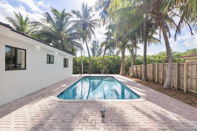 3030 ARTHUR Street, Hollywood, FL 33021