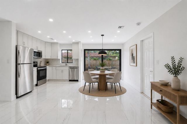 3030 ARTHUR Street, Hollywood, FL 33021