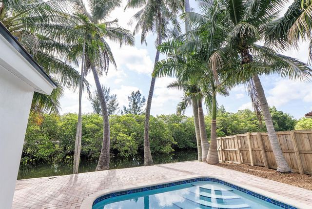 3030 ARTHUR Street, Hollywood, FL 33021