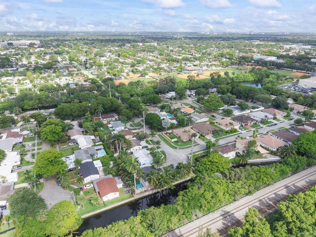 3030 ARTHUR Street, Hollywood, FL 33021