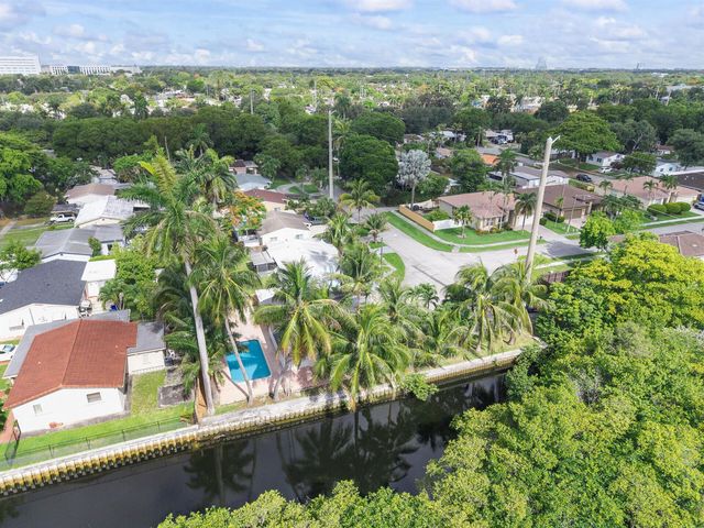 3030 ARTHUR Street, Hollywood, FL 33021