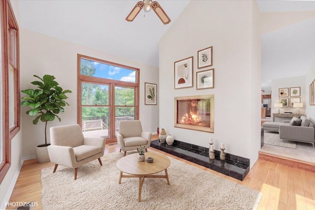 970 Ponderosa Lane, Hoffman Estates, IL 60010