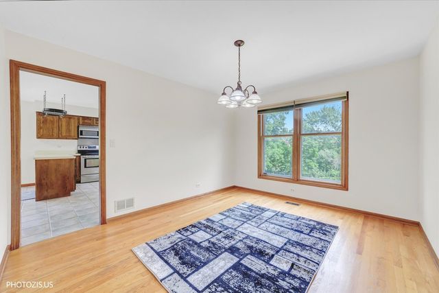 970 Ponderosa Lane, Hoffman Estates, IL 60010