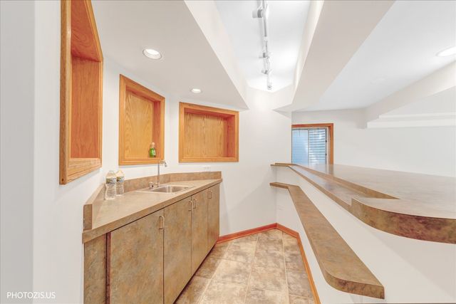 970 Ponderosa Lane, Hoffman Estates, IL 60010