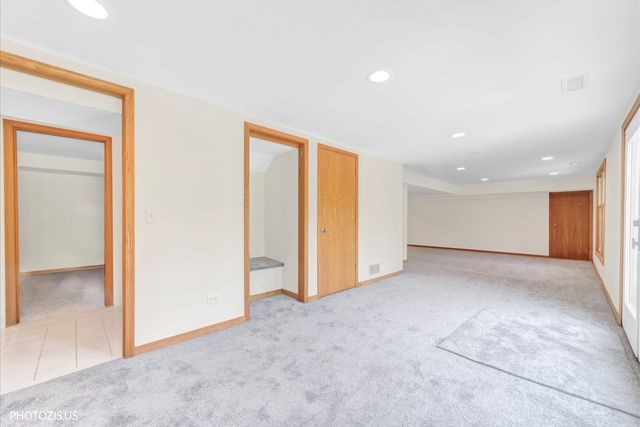 970 Ponderosa Lane, Hoffman Estates, IL 60010