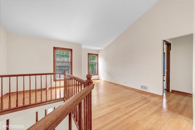 970 Ponderosa Lane, Hoffman Estates, IL 60010