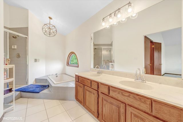 970 Ponderosa Lane, Hoffman Estates, IL 60010
