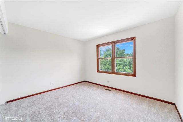 970 Ponderosa Lane, Hoffman Estates, IL 60010