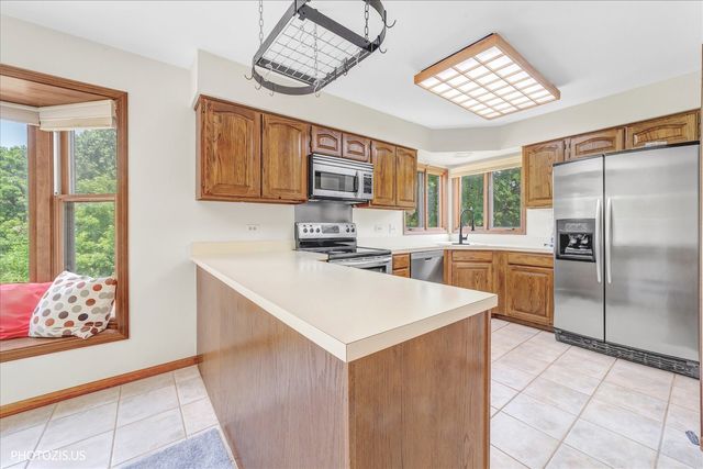 970 Ponderosa Lane, Hoffman Estates, IL 60010