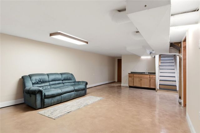 1733 Aero Avenue, Kettering, OH 45429