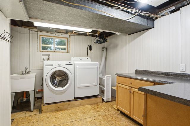 1733 Aero Avenue, Kettering, OH 45429