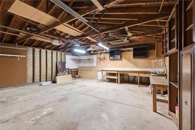 1733 Aero Avenue, Kettering, OH 45429