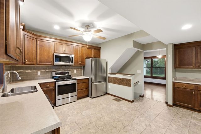 1733 Aero Avenue, Kettering, OH 45429