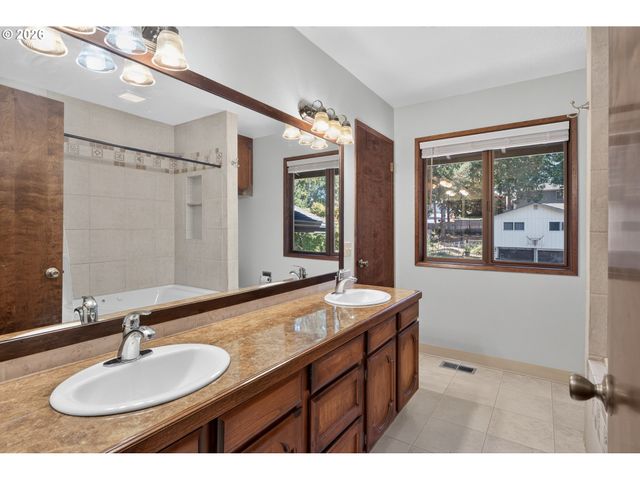7850 Se 114TH Ave, Portland, OR 97266