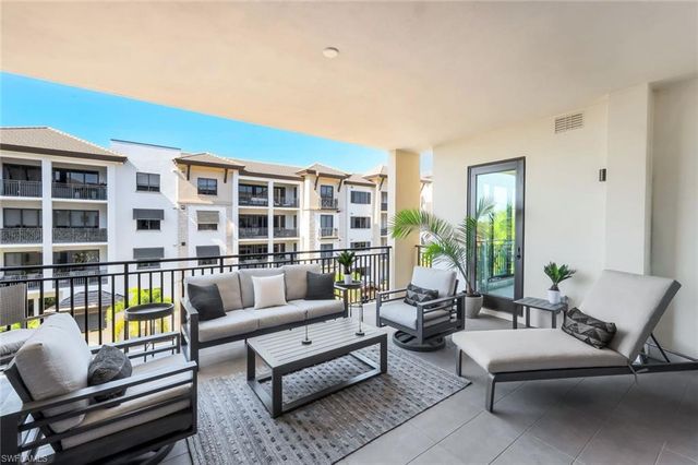 1130 3rd AVE S # 405, Naples, FL 34102