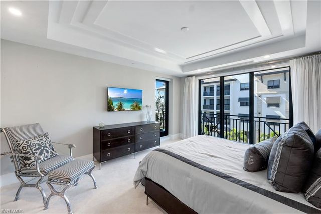 1130 3rd AVE S # 405, Naples, FL 34102