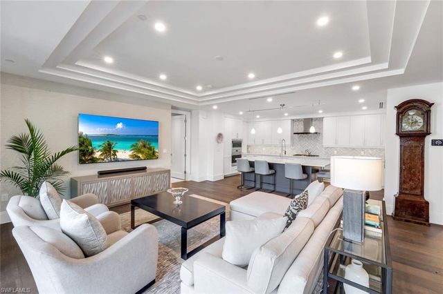 1130 3rd AVE S # 405, Naples, FL 34102