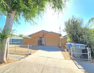 292 N College/Park Avenue, Fresno, CA 93701