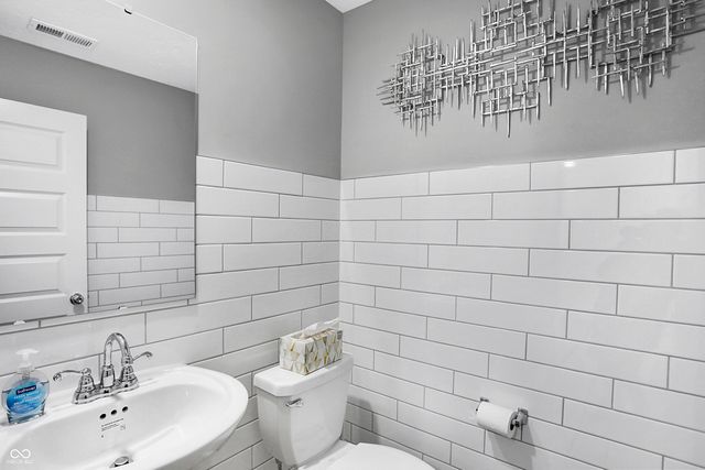 15483 Alperton Road, Fishers, IN 46037