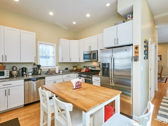 86 High St 86, Newton, MA 02464