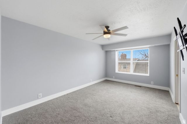 563 N 220 E, Centerville, UT 84014