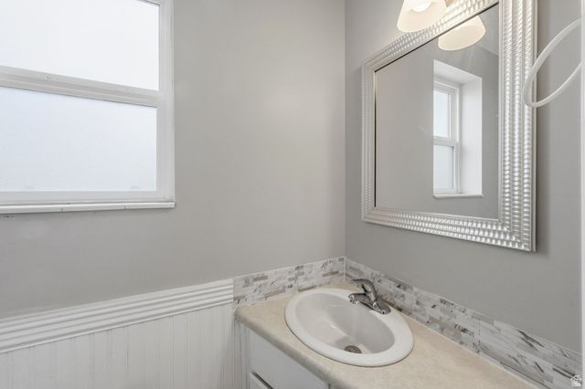 563 N 220 E, Centerville, UT 84014